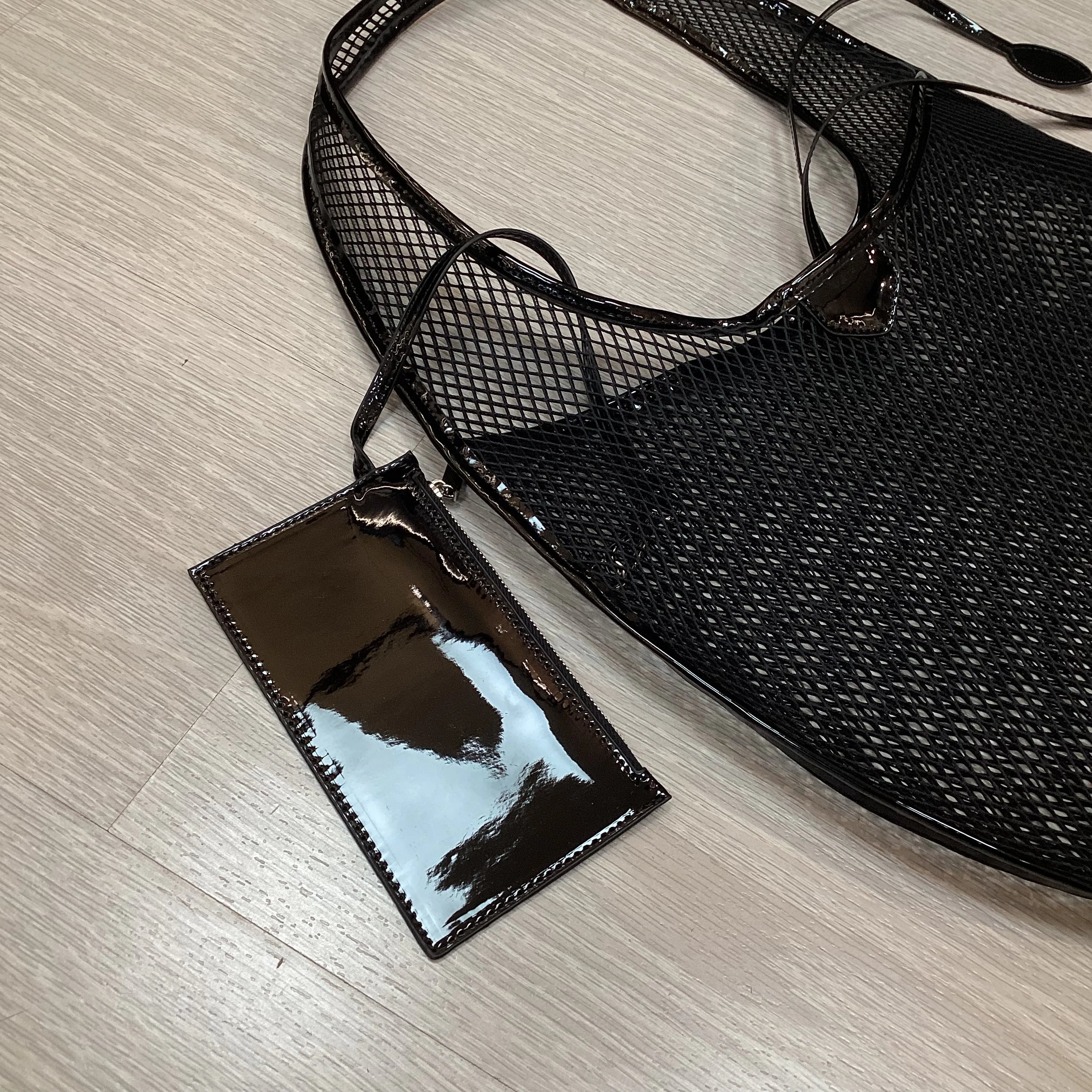 Hollow Mesh Round Tote