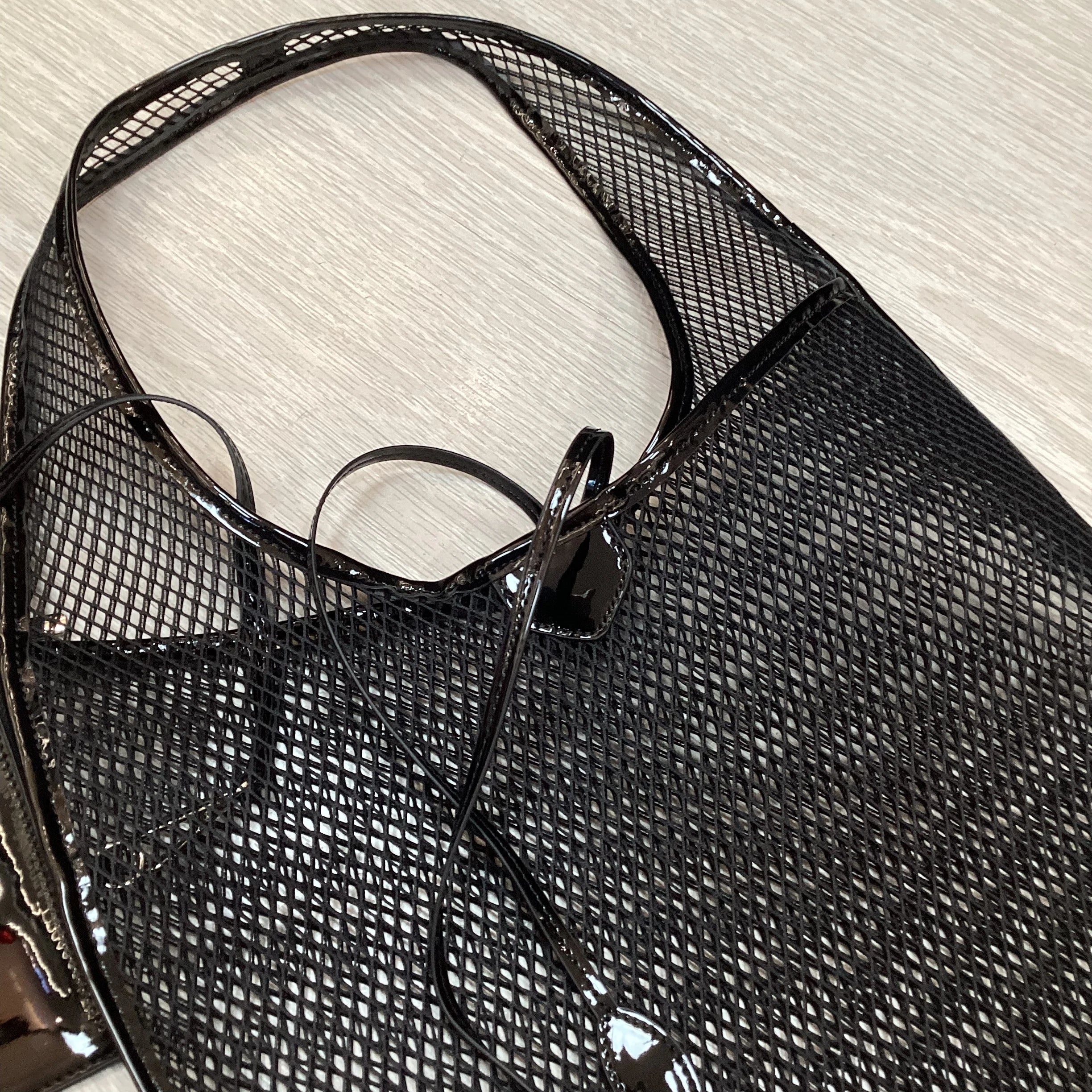 Hollow Mesh Round Tote