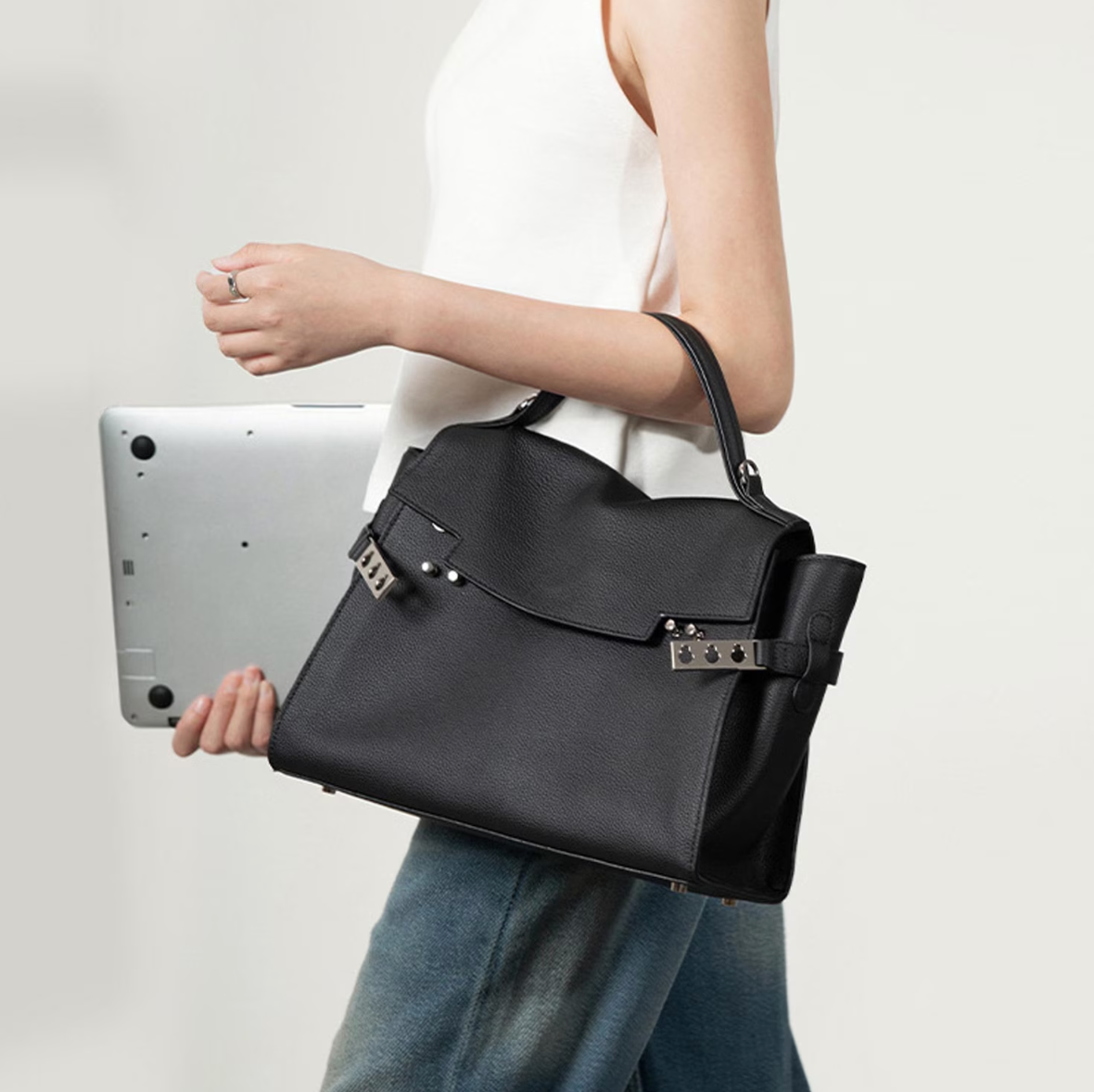 WRIS Top handle bag