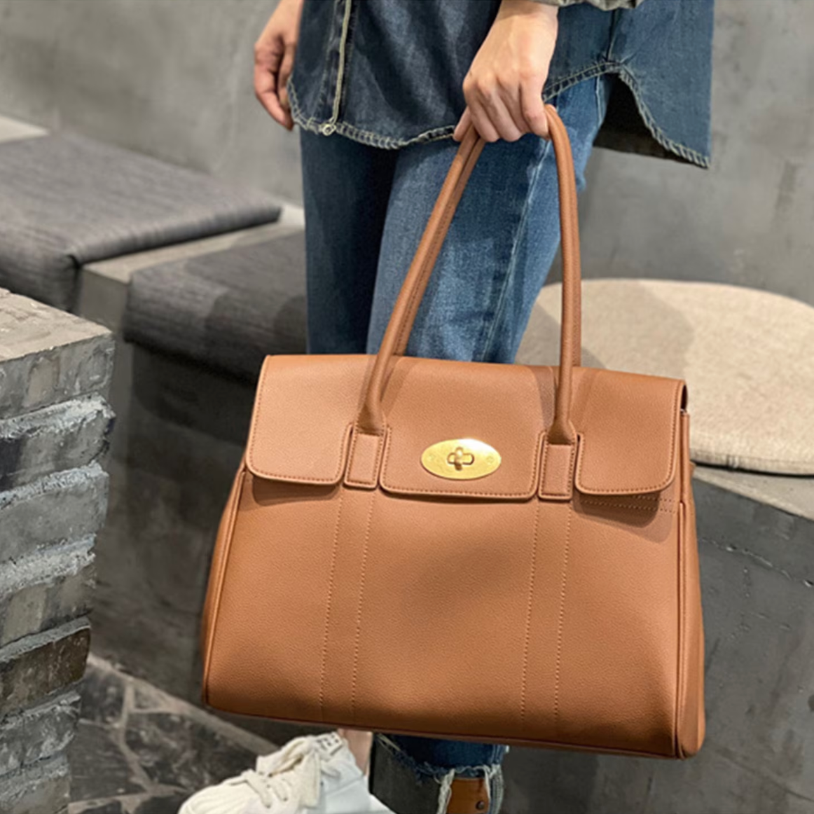 ATIA Shoulder Bag