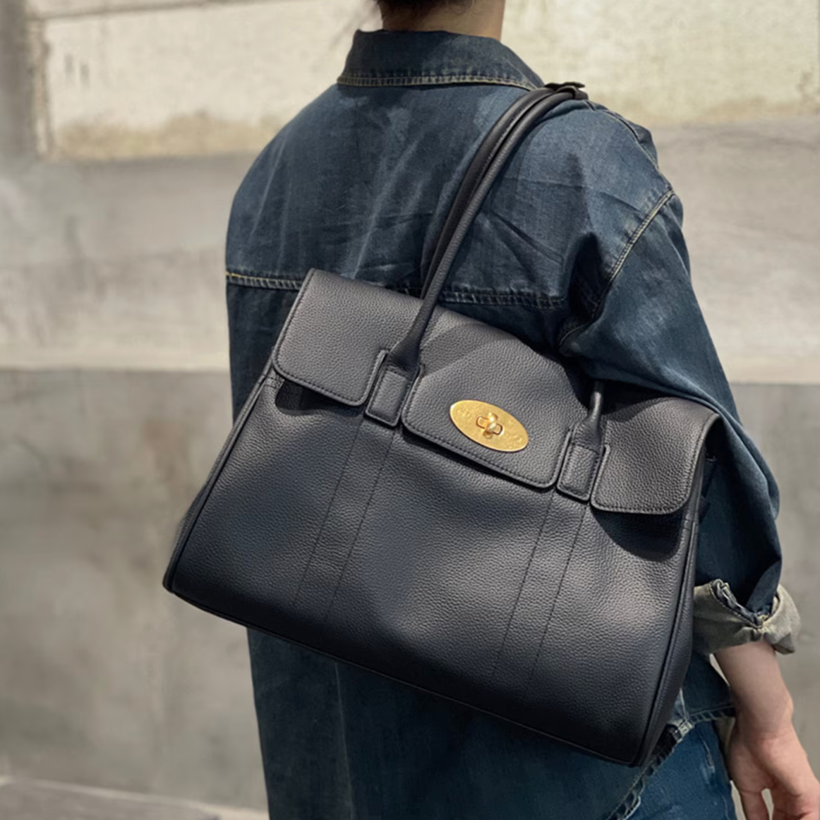 ATIA Shoulder Bag
