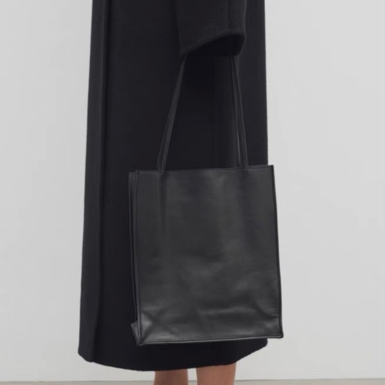 Niche tote bag
