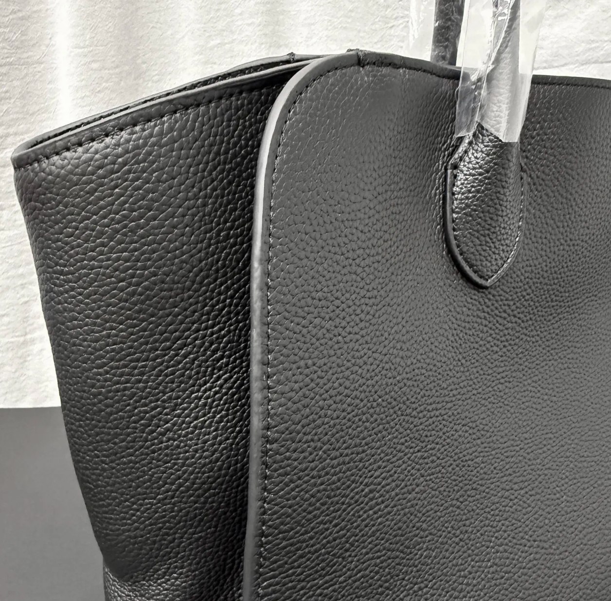 Mimoza leather tote