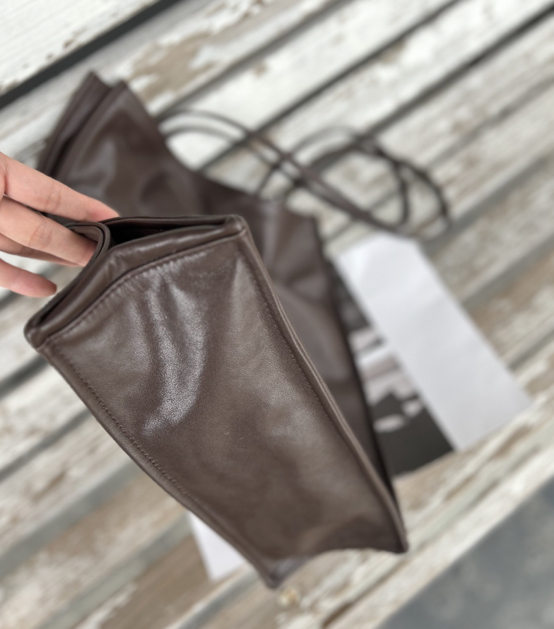 Niche tote bag