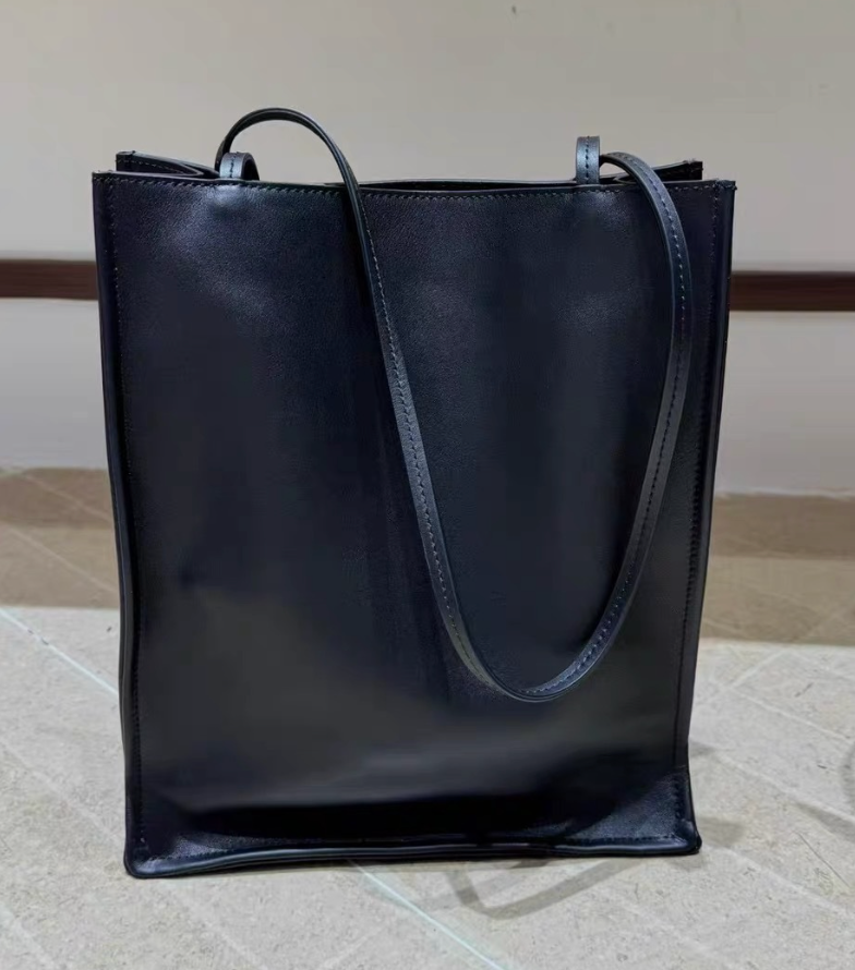 Niche tote bag