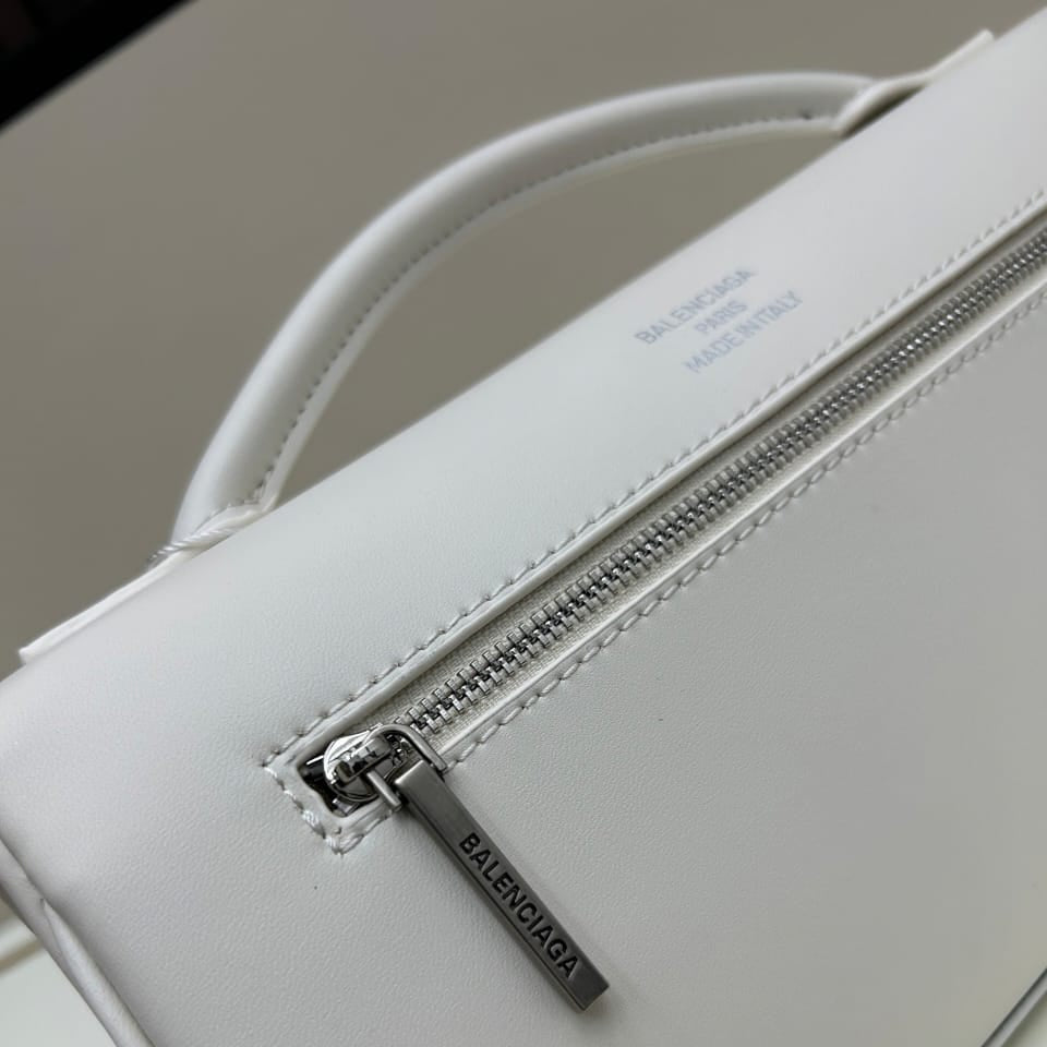 Nia Crossbody Bag