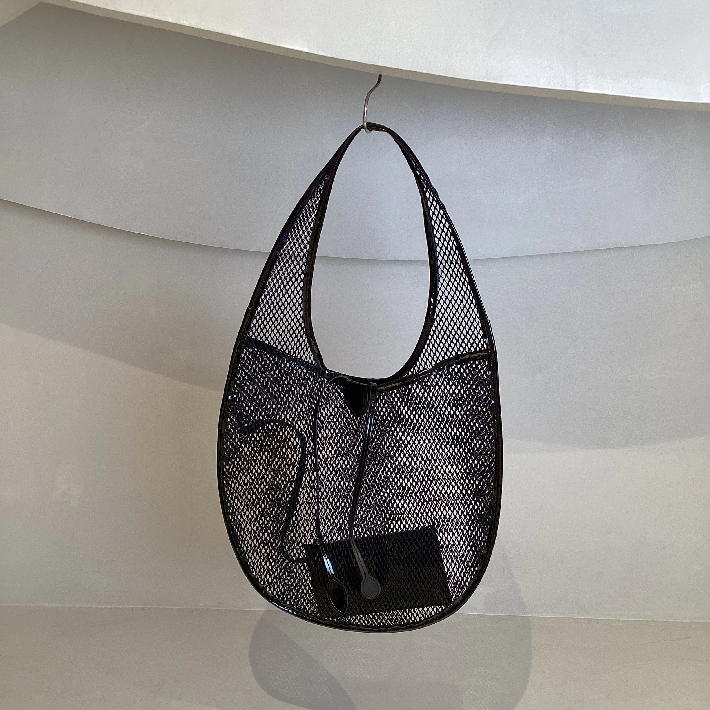 Hollow Mesh Round Tote