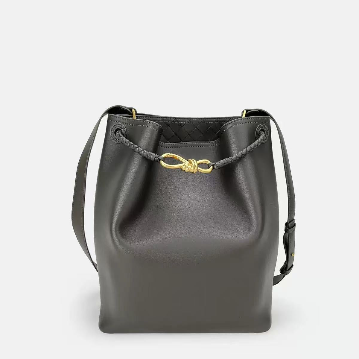 Commuter bucket bag