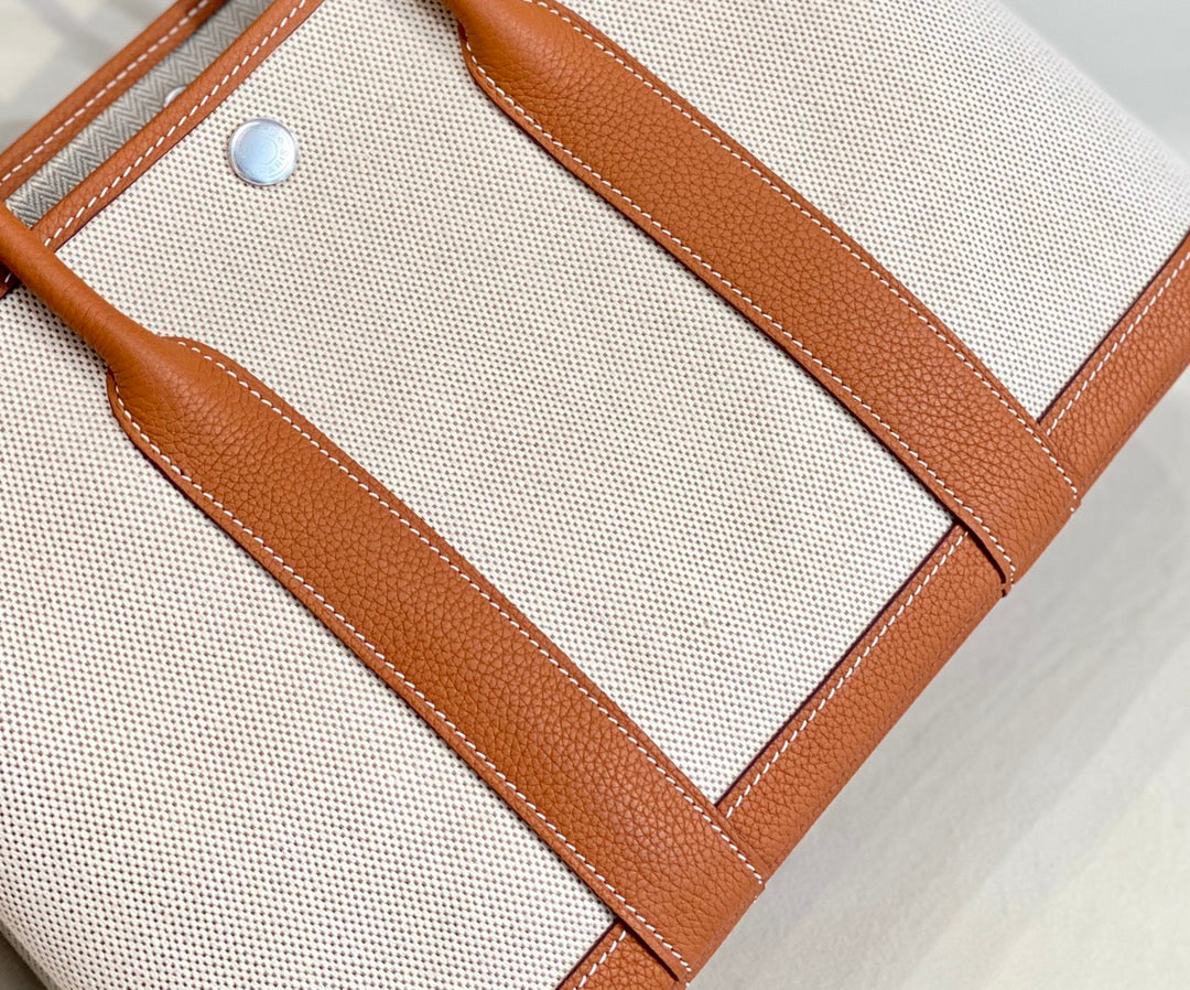 Garden canvas tote