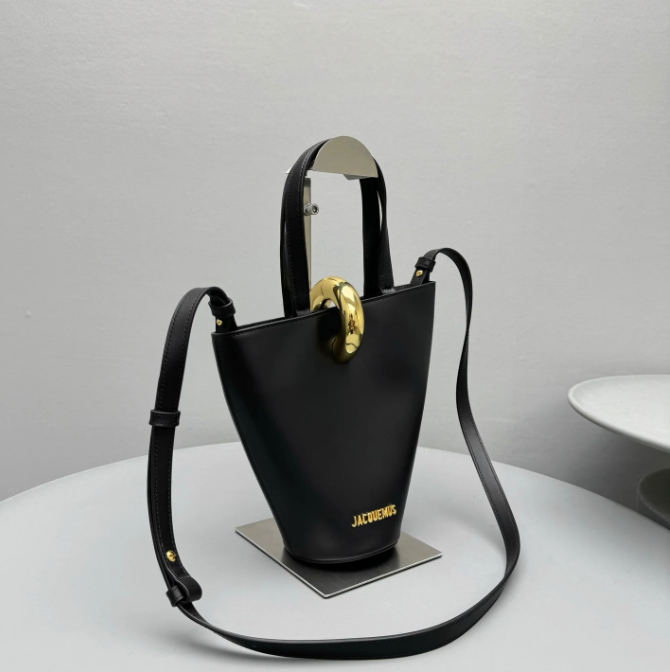 Bambola Small leather bucket bag