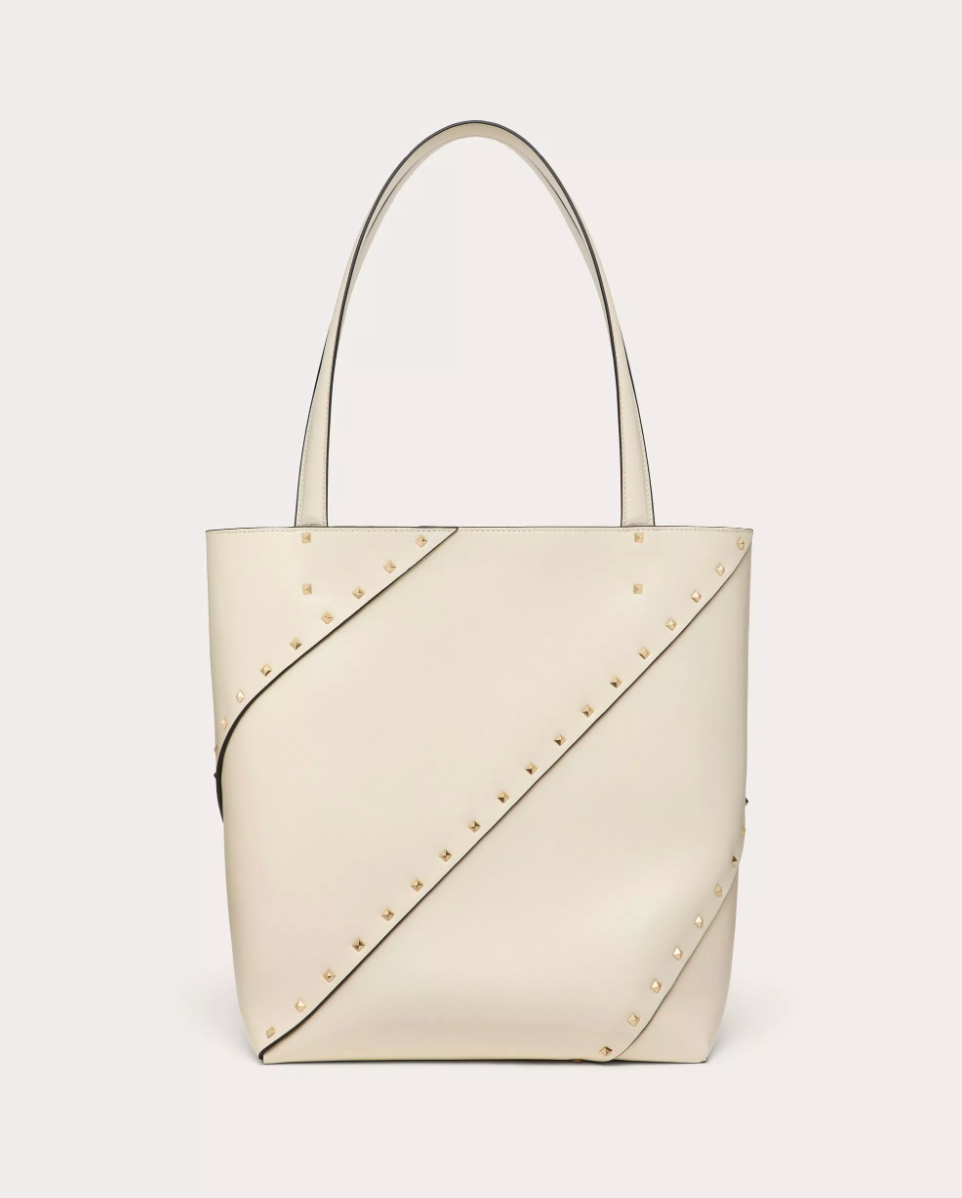 ROCKSTUD WISPY SHOPPING BAG IN CALFSKIN