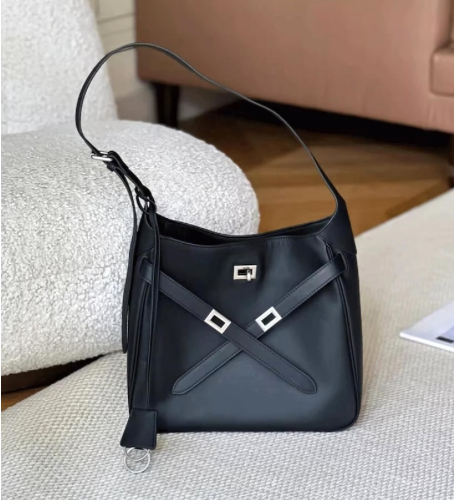 Salma Minimal Leather Shoulder Bag