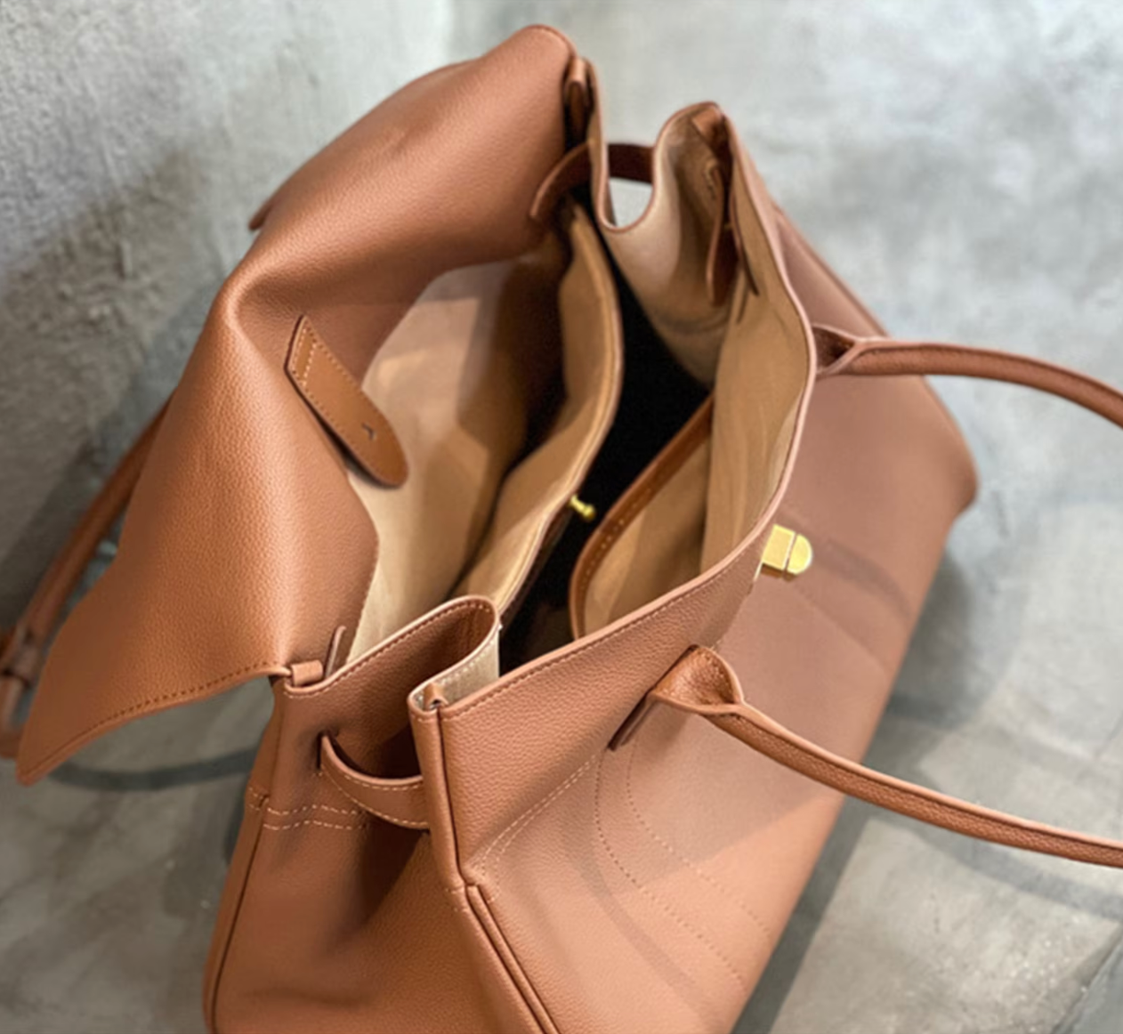 ATIA Shoulder Bag