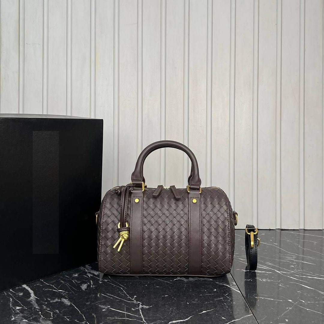 Liv leather Handbag