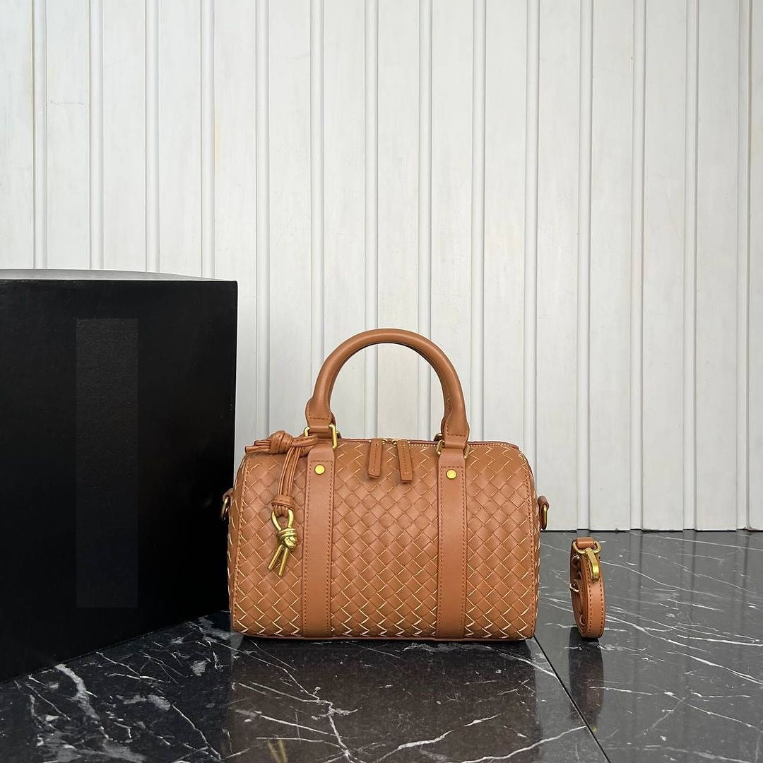 Liv leather Handbag