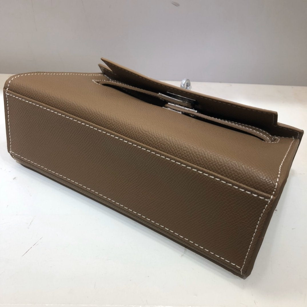 LEATHER POCHETTE BAG